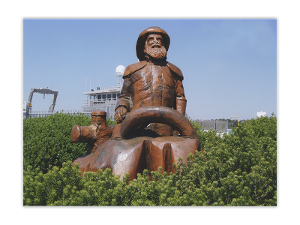 Prepaid Postcard &ndash; Wooden Sculpture at Lakes Entrance product photo