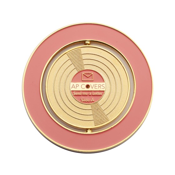 Retro Audio Limited-Edition Medallion Cover product photo Internal 6 DETAILS